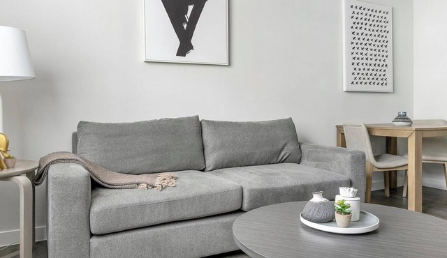 Landing | Modern 1BD, Courtyard, Pool