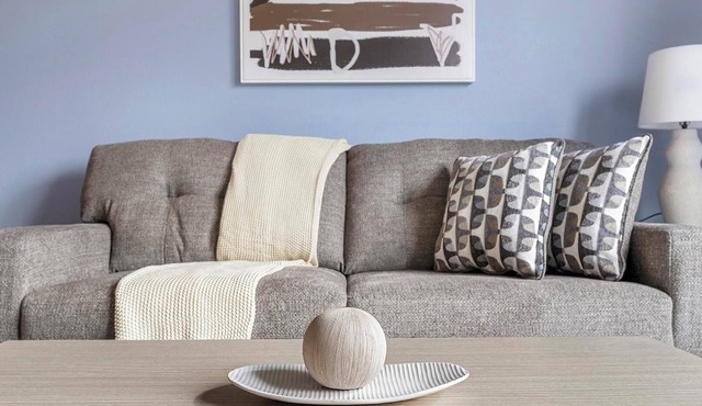 Landing | Modern 1BD, Courtyard, Gym