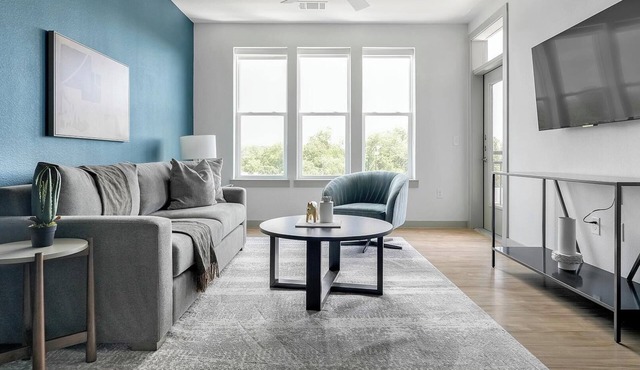 Landing | Modern 1BD, Courtyard, Pool