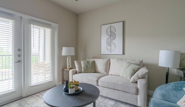 Landing | Modern 1BD, Courtyard, Pool