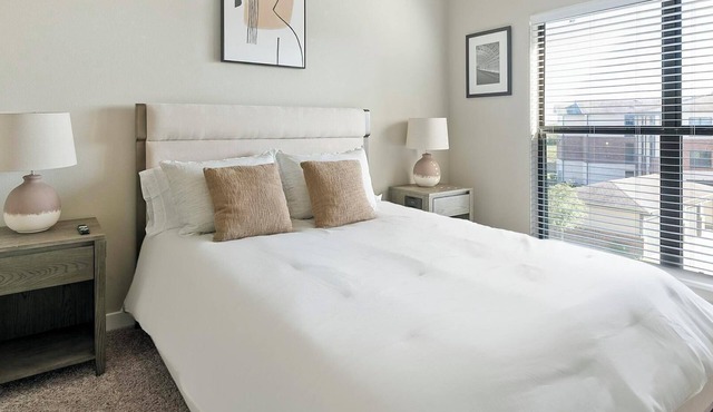 Landing | Modern 1BD, Courtyard, Pool