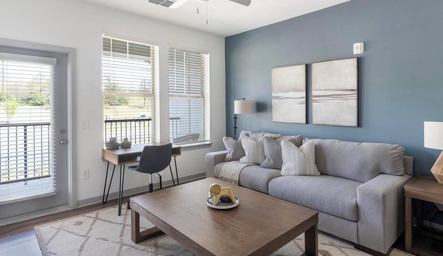 Landing | Modern 1BD, Gym, Pool