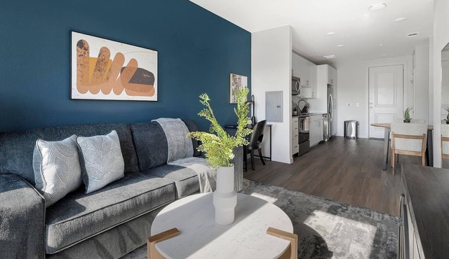 Landing | Modern 1BD, Gym, Pool