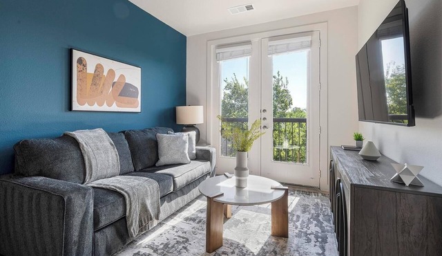 Landing | Modern 1BD, Gym, Pool