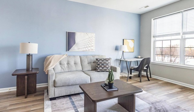 Landing | Modern 1BD, Gym, Tennis Court