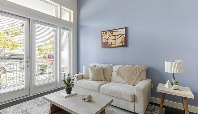 Landing | Modern 1BD in Bricktown