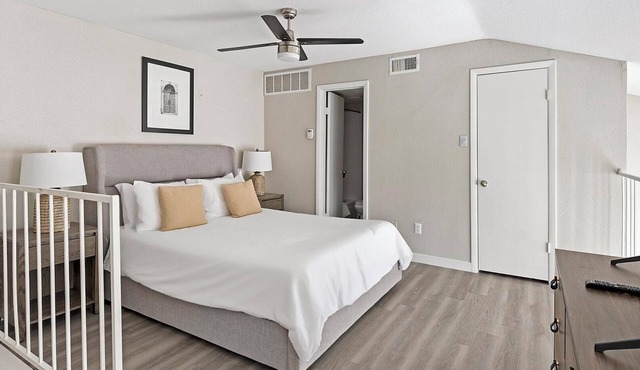 Landing | Modern 1BD, Pool, Courtyard