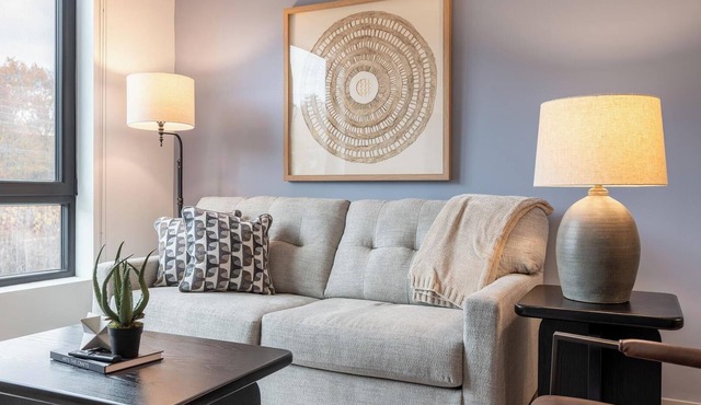 Landing | Modern 1BD, Pool, Gym