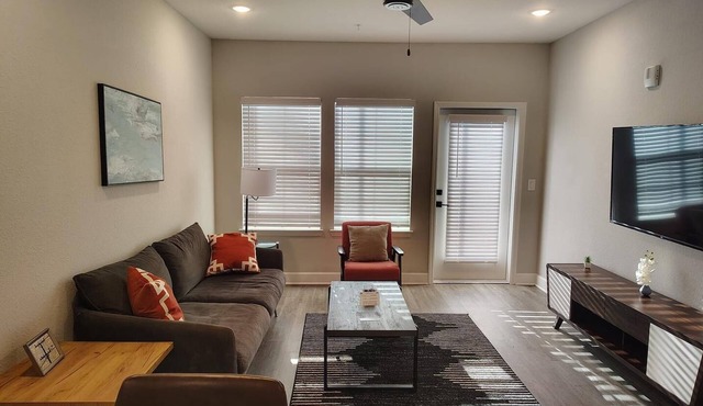 Landing | Modern 1BD, Pool, Gym