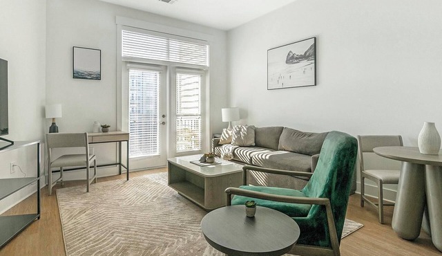 Landing | Modern 1BD, Pool, Gym