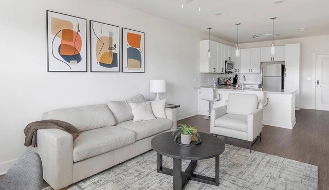 Landing | Modern 1BD, Pool, Gym