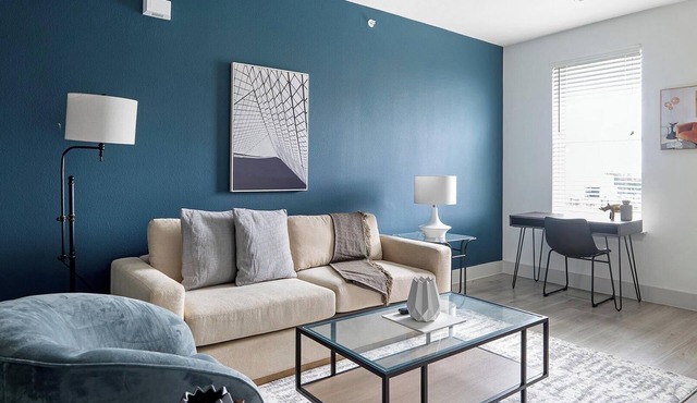 Landing | Modern 1BD, Pool, Gym