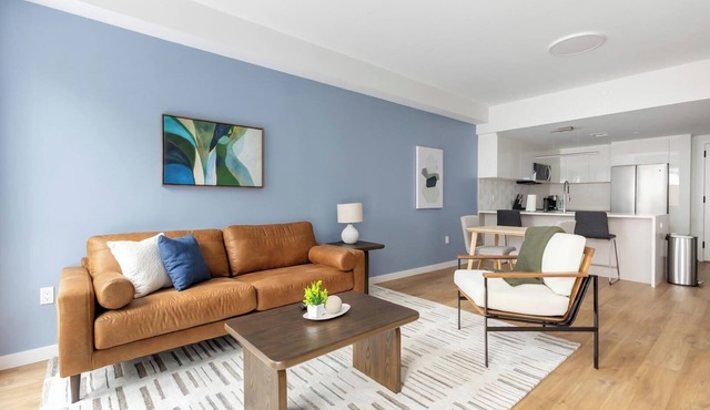 Landing | Modern 1BD, Rooftop Lounge, Game Room
