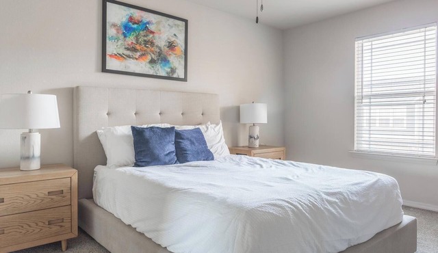 Landing | Modern 1BD, Gym, Courtyard