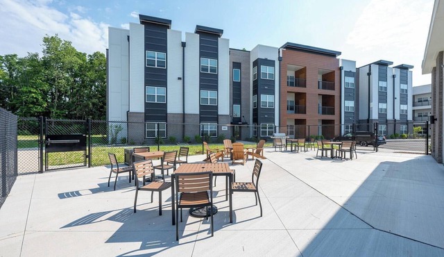 Landing | Modern 1BD, Gym, Clubhouse