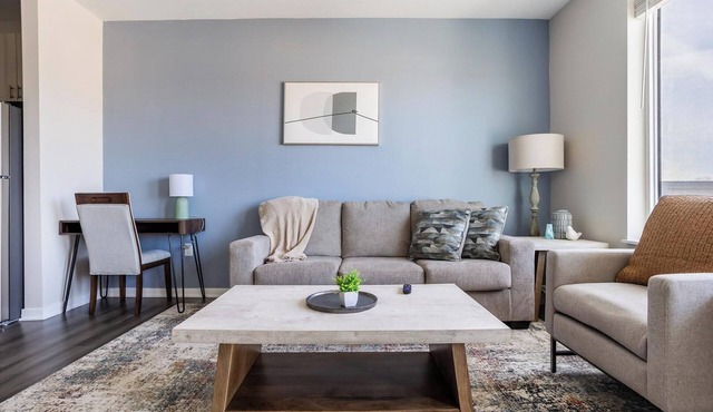 Landing | Modern 1BD, Gym, Pool