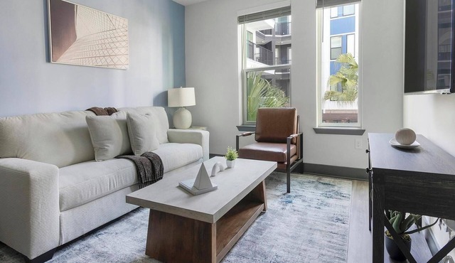 Landing | Modern 1BD, Gym, Pool