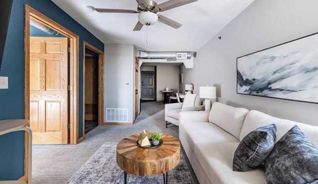 Landing | Modern 1BD, Courtyard