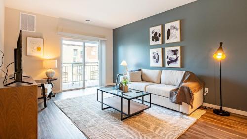 Landing Modern 1BD Gym Pool
