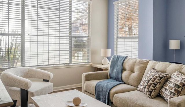 Landing | Modern 1BD, Gym, Clubhouse