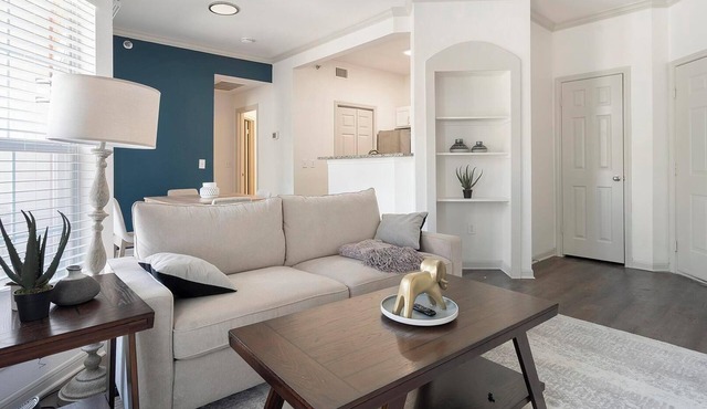 Landing | Modern 1BD, Gym