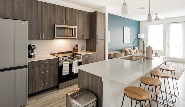 Landing | Modern 1BD, Pool, Gym