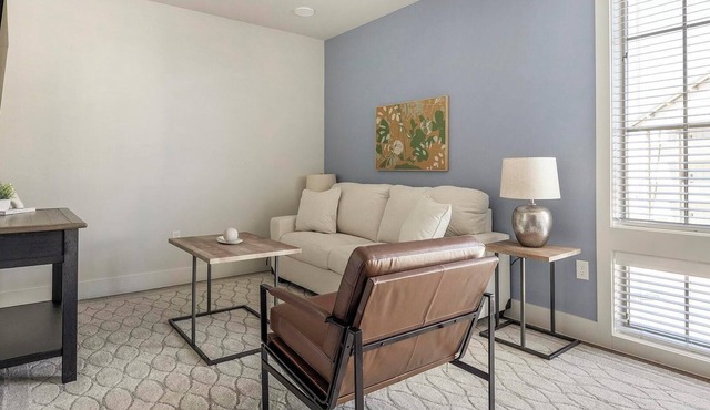 Landing | Modern 1BD, Clubhouse, Pool