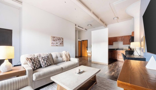 Landing | Modern 1BD, Courtyard