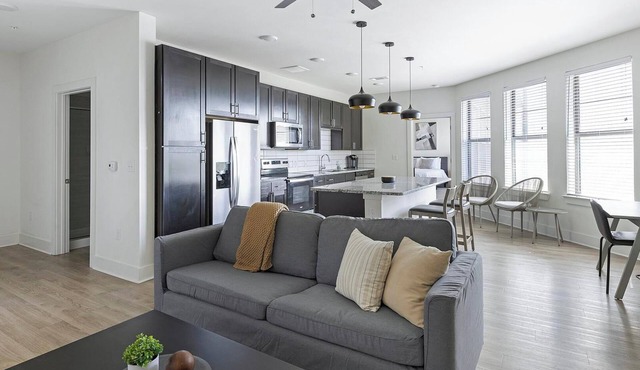 Landing | Modern 1BD, Yoga Studio, Courtyard