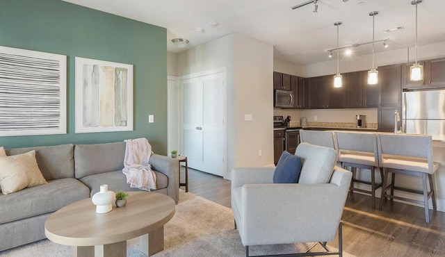 Landing | Modern 2BD, Gym, Pool