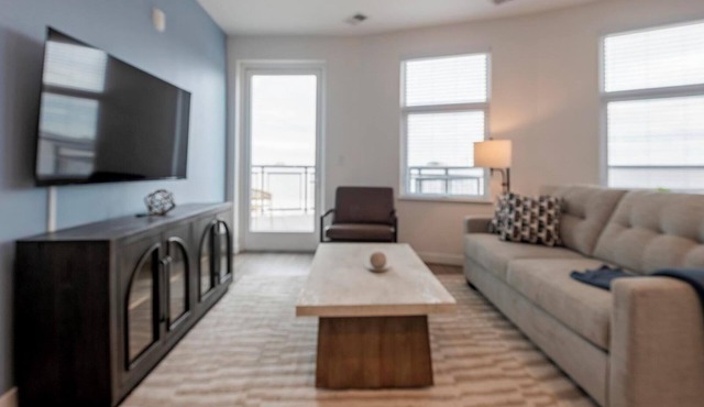 Landing | Modern 2BD, Clubhouse, Courtyard