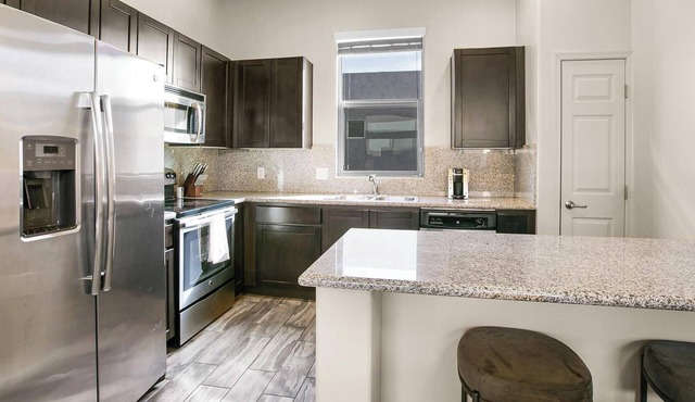 Landing | Modern 2BD, Clubhouse