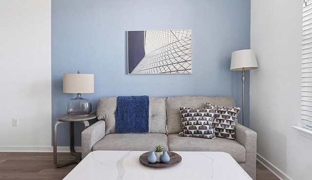 Landing | Modern 2BD, Clubhouse, Pool