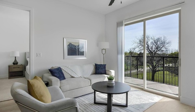 Landing | Modern 2BD, Gym, Pool