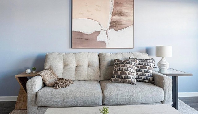 Landing | Modern 2BD, Gym, Pool
