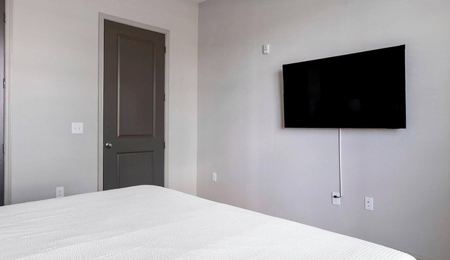 Landing | Modern 2BD, Gym, Clubhouse