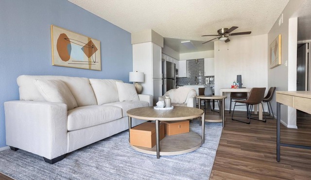 Landing | Modern 2BD in Maryvale Village