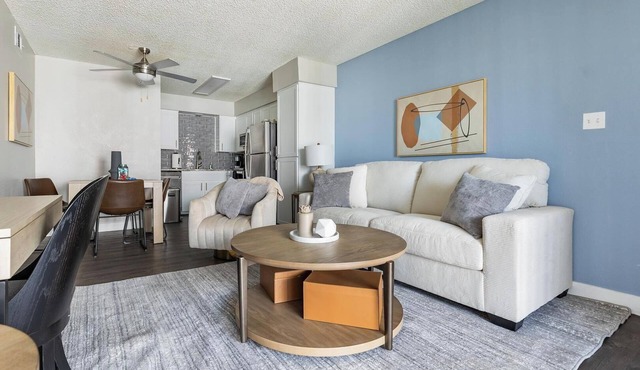Landing | Modern 2BD in Maryvale Village
