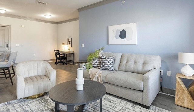 Landing | Modern 2BD, Pool, Gym