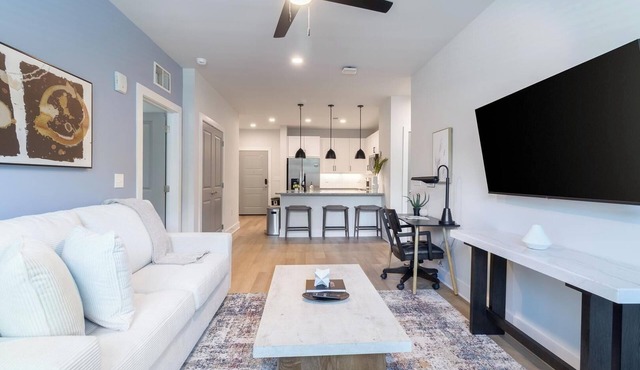Landing | Modern 2BD, Pool, Gym