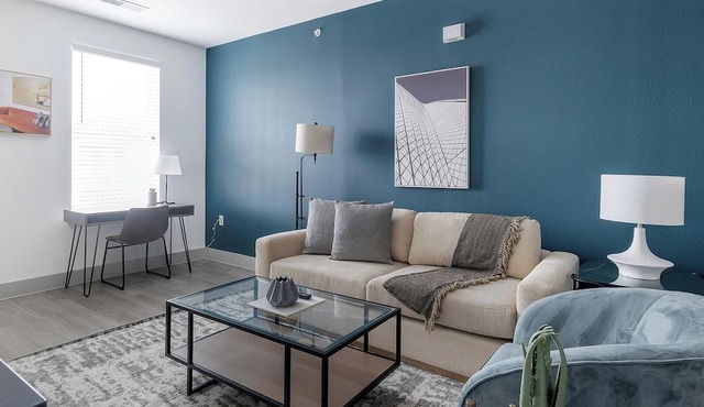 Landing | Modern 2BD, Pool, Gym