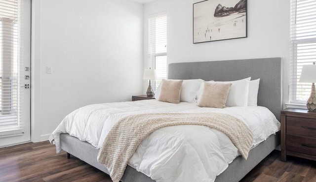 Landing | Modern 2BD, Pool, Clubhouse