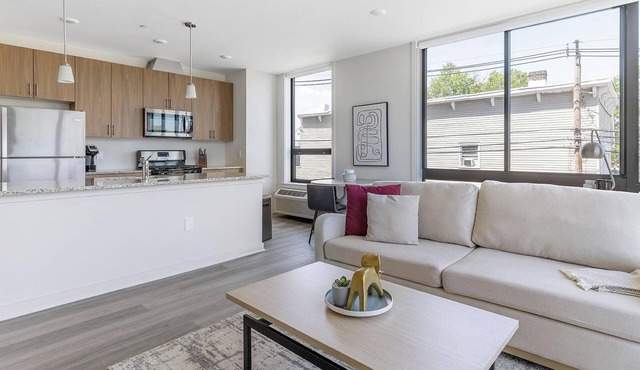 Landing | Modern 2BD, Rooftop Lounge, Gym