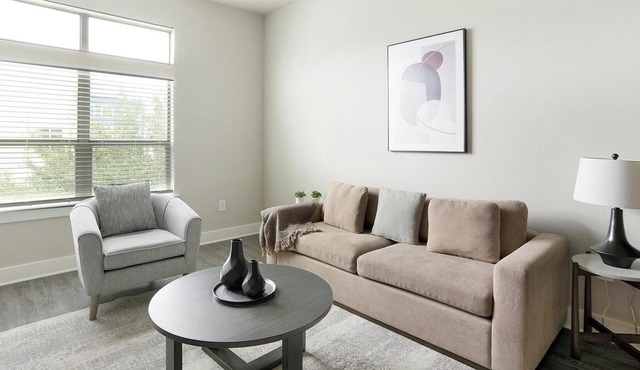 Landing | Modern 2BD, Gym, Pool