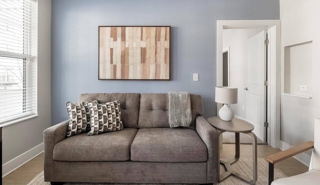 Landing | Modern 2BD, Courtyard, Gym