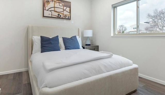 Landing | Modern 2BD, Gym, Clubhouse