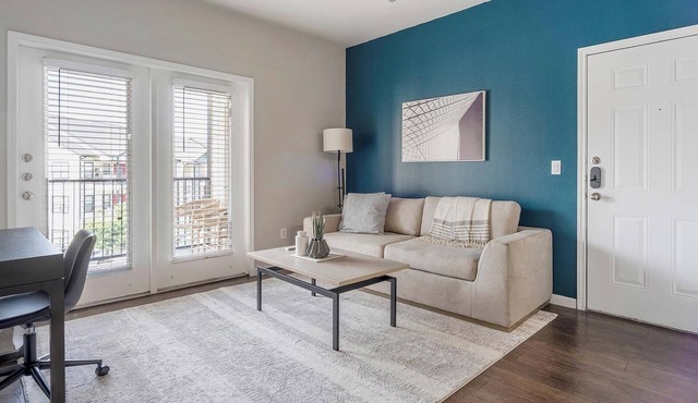 Landing | Modern 2BD, Clubhouse, Pool