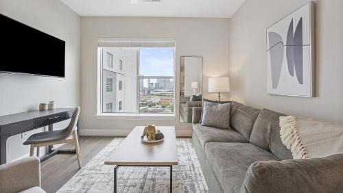 Landing Modern Apartment with Amazing Amenities (ID8931X32)