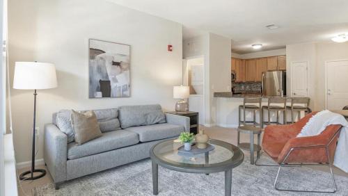 Landing Modern Apartment with Amazing Amenities (ID7965X79)