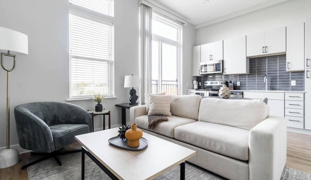 Landing | Modern Studio, Gym, Courtyard